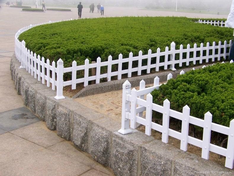 草坪護(hù)欄廠